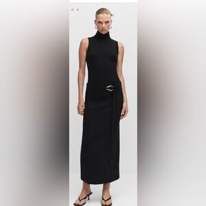 Sleek black skirt from Mango